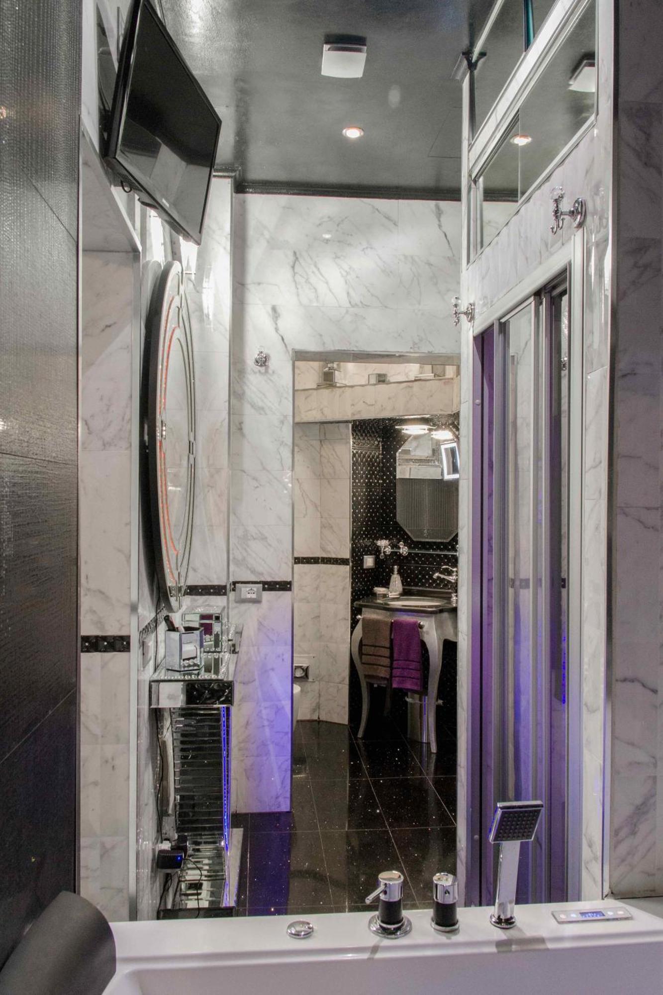 Jacuzzi Love Suitesweetrome Extérieur photo
