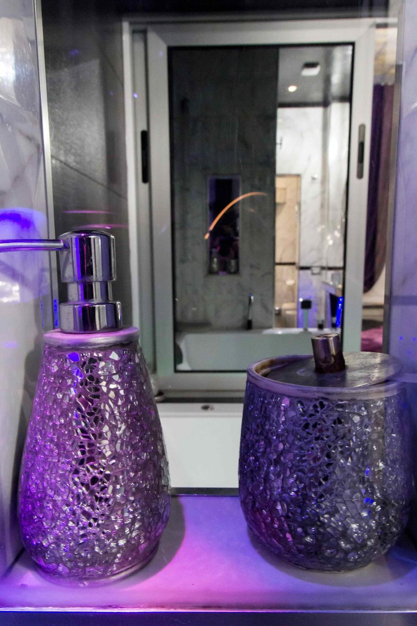 Jacuzzi Love Suitesweetrome Extérieur photo