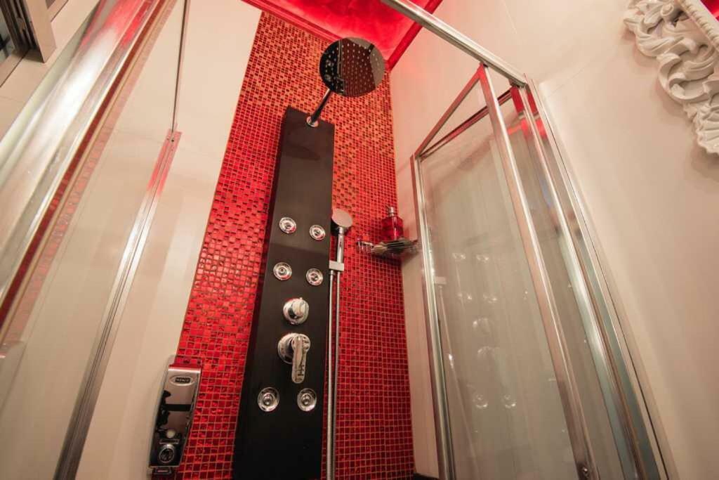 Jacuzzi Love Suitesweetrome Extérieur photo